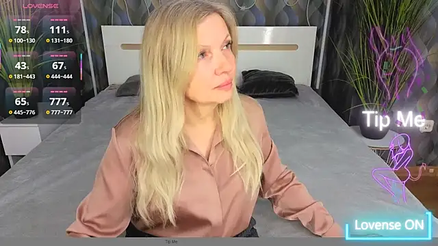Snapshot of Abby_Moore_ chatting on 04.30.26 Abby Moore online show from 04.30.26
