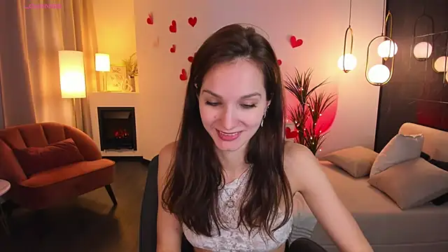 Snapshot of MirandaGlow chatting on 02.14.25 MirandaGlow online show from 02.14.25