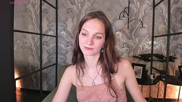 Snapshot of MirandaGlow chatting on 03.17.25 MirandaGlow online show from 03.17.25