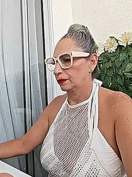 Snapshot of Lossexycacha chatting on 05.18.26 Lossexycacha online show from 05.18.26
