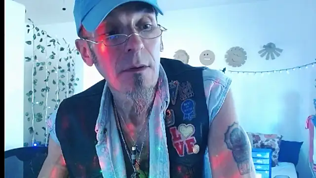 Snapshot of mycock2474u chatting on 02.25.25 mycock2474u online show from 02.25.25