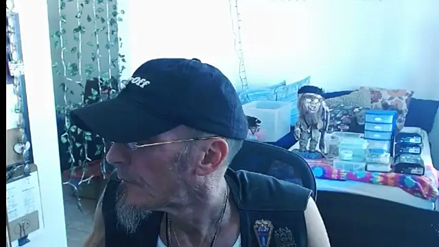 Snapshot of mycock2474u chatting on 02.26.25 mycock2474u online show from 02.26.25