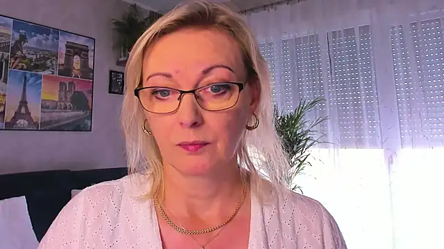 Snapshot of vanessa_chat chatting on 10.21.25 vanessa chat online show from 10.21.25