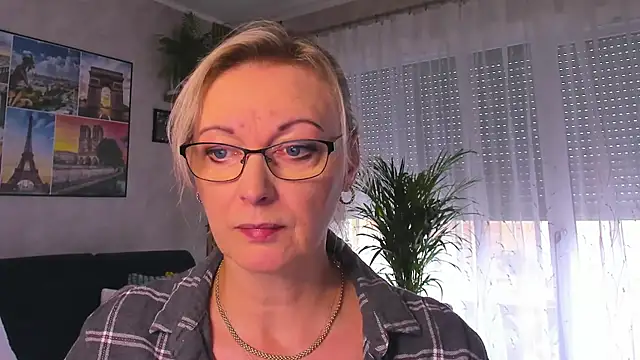 Snapshot of vanessa_chat chatting on 10.23.25 vanessa chat online show from 10.23.25