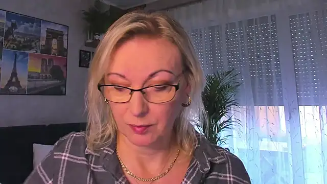 Snapshot of vanessa_chat chatting on 11.03.25 vanessa chat online show from 11.03.25