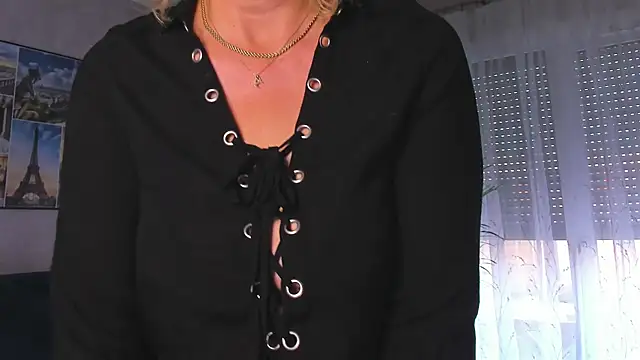 Snapshot of vanessa_chat chatting on 11.04.25 vanessa chat online show from 11.04.25