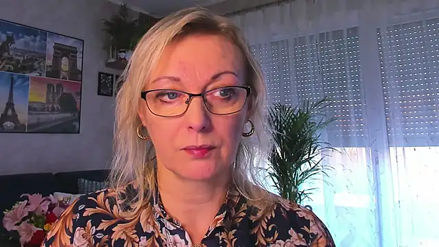 Snapshot of vanessa_chat chatting on 11.05.25 vanessa chat online show from 11.05.25