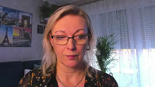 Snapshot of vanessa_chat chatting on 11.06.25 vanessa chat online show from 11.06.25