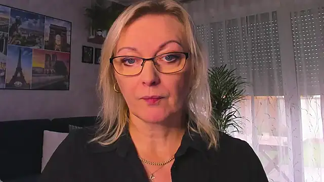 Snapshot of vanessa_chat chatting on 11.10.25 vanessa chat online show from 11.10.25