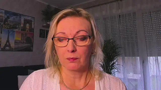 Snapshot of vanessa_chat chatting on 11.11.25 vanessa chat online show from 11.11.25