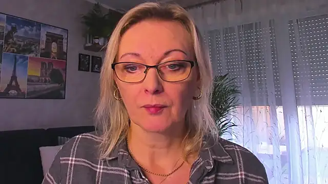 Snapshot of vanessa_chat chatting on 11.12.25 vanessa chat online show from 11.12.25