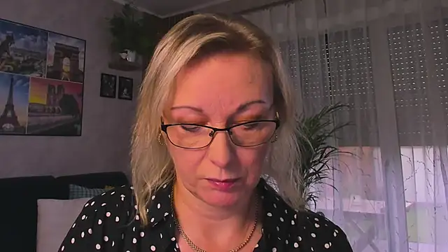 Snapshot of vanessa_chat chatting on 11.16.25 vanessa chat online show from 11.16.25