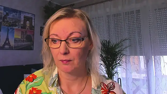 Snapshot of vanessa_chat chatting on 11.17.25 vanessa chat online show from 11.17.25