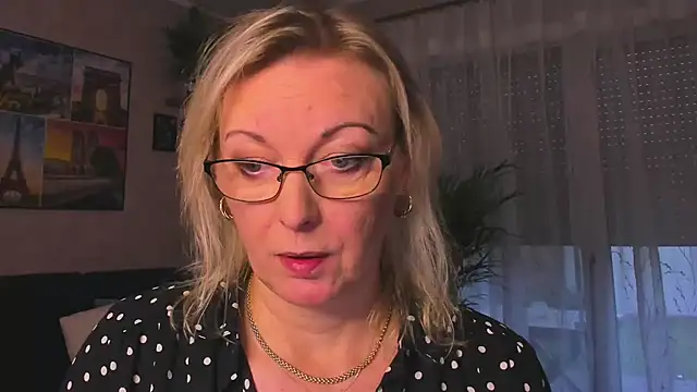 Snapshot of vanessa_chat chatting on 11.25.25 vanessa chat online show from 11.25.25