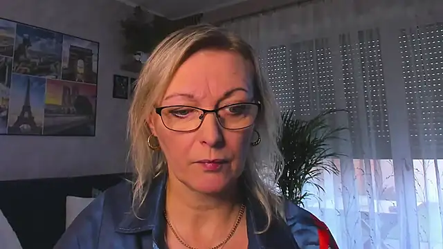 Snapshot of vanessa_chat chatting on 12.03.25 vanessa chat online show from 12.03.25