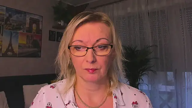 Snapshot of vanessa_chat chatting on 12.04.25 vanessa chat online show from 12.04.25