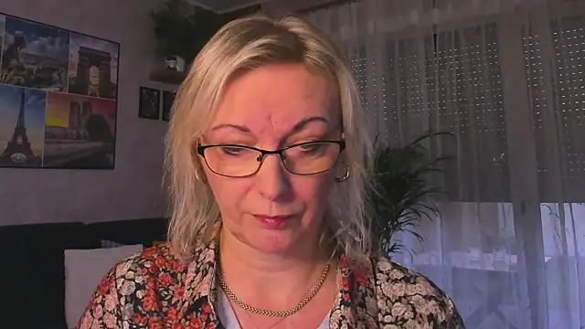 Snapshot of vanessa_chat chatting on 12.15.25 vanessa chat online show from 12.15.25