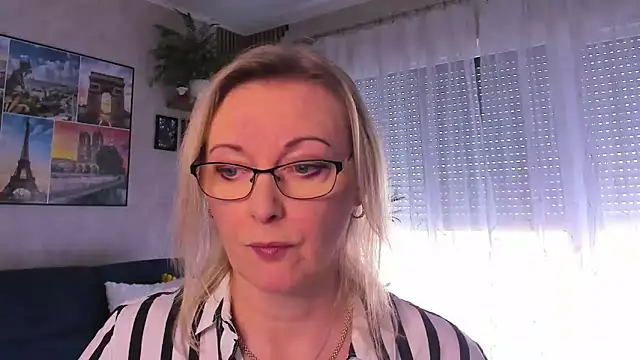 vanessa chat online show from 04.15.26