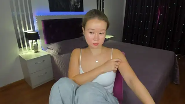 Snapshot of PollyOcean chatting on 10.25.25 PollyOcean online show from 10.25.25