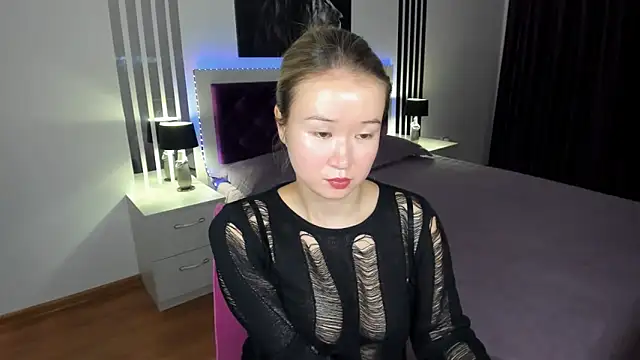 Snapshot of PollyOcean chatting on 10.31.25 PollyOcean online show from 10.31.25