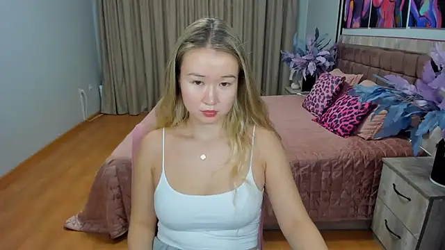 Snapshot of PollyOcean chatting on 11.01.25 PollyOcean online show from 11.01.25