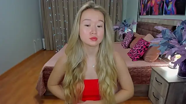 Snapshot of PollyOcean chatting on 11.14.25 PollyOcean online show from 11.14.25