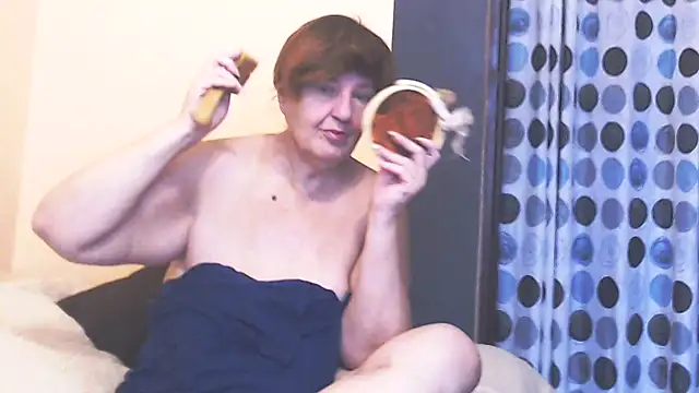 Snapshot of MioritaHard chatting on 10.25.25 MioritaHard online show from 10.25.25