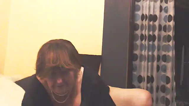 Snapshot of MioritaHard chatting on 10.25.25 MioritaHard online show from 10.25.25