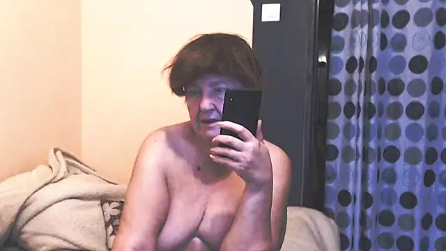 Snapshot of MioritaHard chatting on 11.03.25 MioritaHard online show from 11.03.25