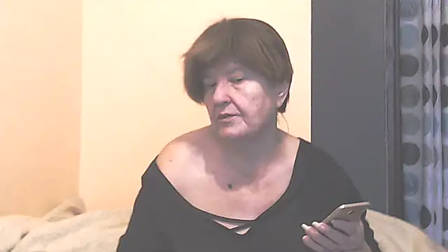 Snapshot of MioritaHard chatting on 11.11.25 MioritaHard online show from 11.11.25