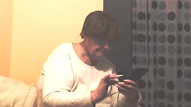 Snapshot of MioritaHard chatting on 11.18.25 MioritaHard online show from 11.18.25