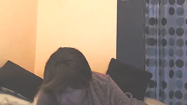 Snapshot of MioritaHard chatting on 11.21.25 MioritaHard online show from 11.21.25