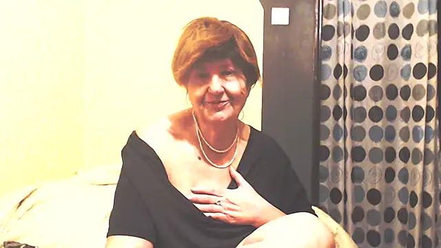 Snapshot of MioritaHard chatting on 11.27.25 MioritaHard online show from 11.27.25