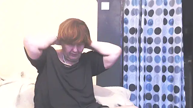 Snapshot of MioritaHard chatting on 11.29.25 MioritaHard online show from 11.29.25