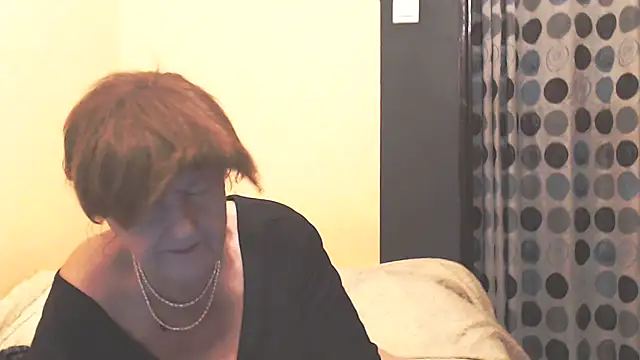 Snapshot of MioritaHard chatting on 12.03.25 MioritaHard online show from 12.03.25