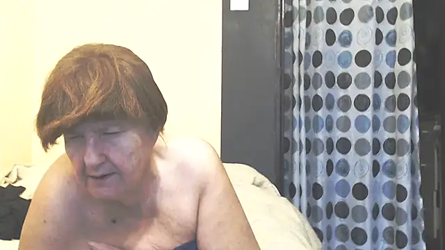 Snapshot of MioritaHard chatting on 12.05.25 MioritaHard online show from 12.05.25