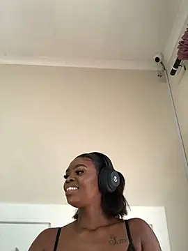 LuciousLips96 online show from 02.04.25