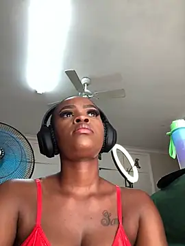 LuciousLips96 online show from 02.08.25