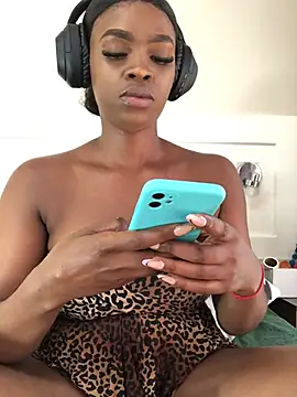 LuciousLips96 online show from 02.27.25