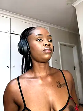 LuciousLips96 online show from 09.21.25