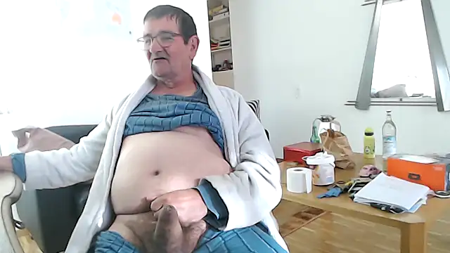 Snapshot of silvio-aus-luzern-CH chatting on 04.26.26 silvio-aus-luzern-CH online show from 04.26.26