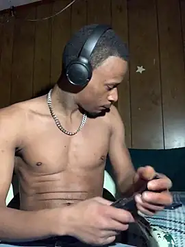 Snapshot of Tristris100 chatting on 12.11.24 Tristris100 online show from 12.11.24