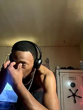 Snapshot of Tristris100 chatting on 10.30.25 Tristris100 online show from 10.30.25