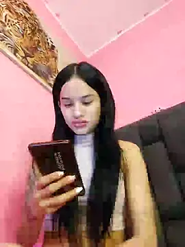 Snapshot of secretgreisy_ chatting on 12.09.24 secretgreisy online show from 12.09.24