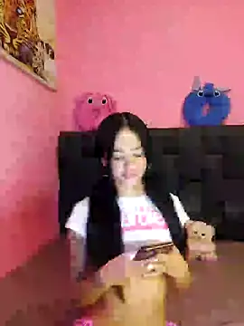 Snapshot of secretgreisy_ chatting on 12.11.24 secretgreisy online show from 12.11.24