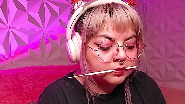 Satyn doll online show from 12.03.25