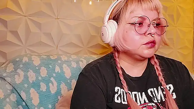 Satyn doll online show from 05.20.26