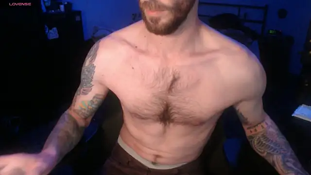 SexxxyLouis online show from 10.28.25