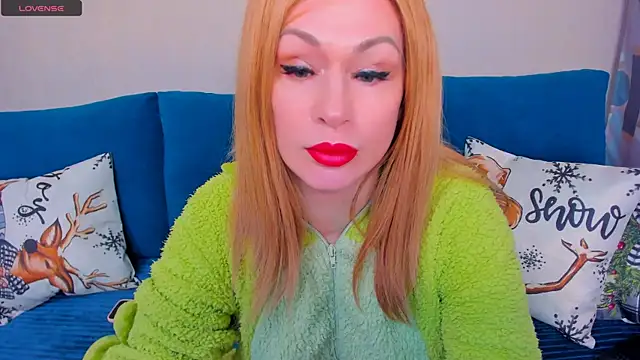 Snapshot of EllenMoore chatting on 11.27.25 EllenMoore online show from 11.27.25