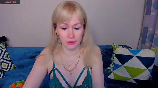 EllenMoore online show from 06.10.26